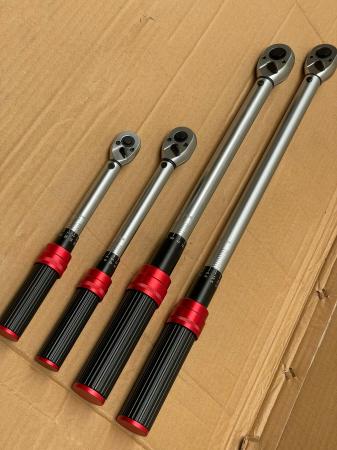 Cần siết lực 3/8’: dải lực 10-60Nm